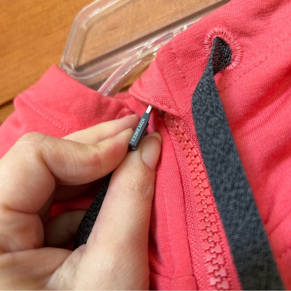 Icebreaker Merino Wool Hooded Zip-up Vest EUC - Picture 4 of 5